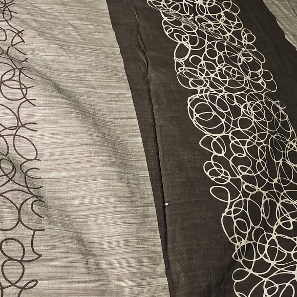 Reversible Queen Duvet Set - Picture 7 of 7